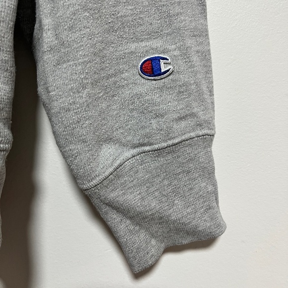 Champion Reverse Weave Crewneck Sweatshirt - Heather Grey - Size Medium - Picture 6 of 9